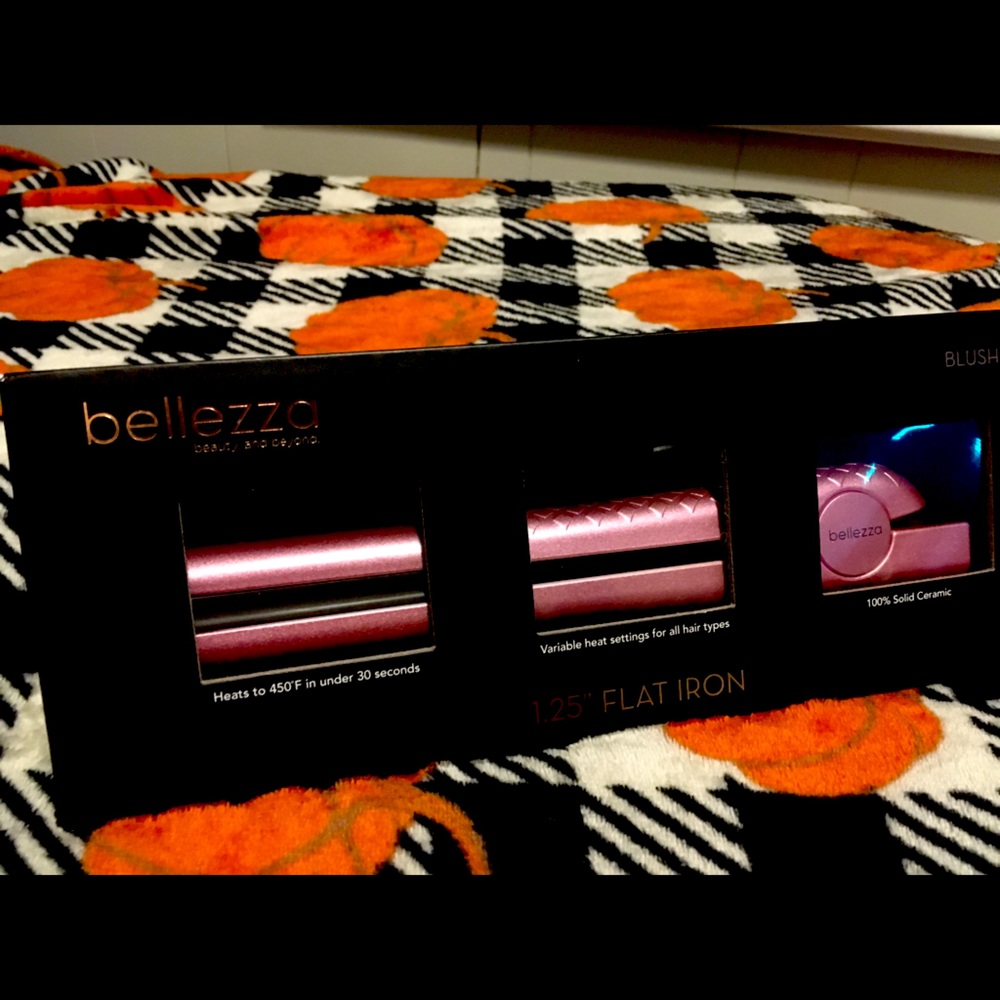 Brand new bellezza flat iron blush pink